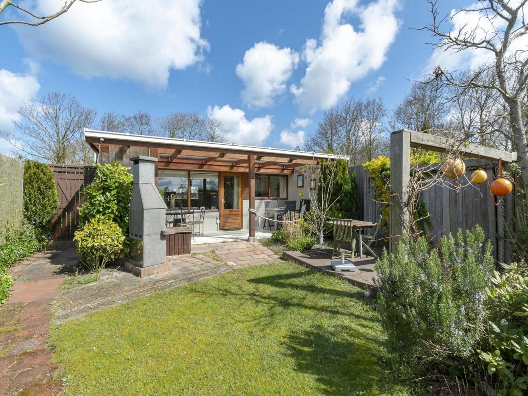 Comfortable Holiday Home By Beach Sint Maartensvlotbrug Esterno foto